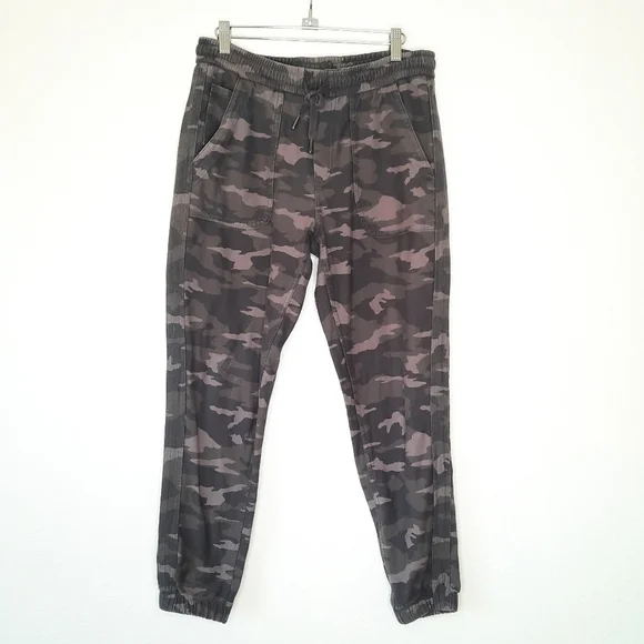Athleta Farallon Green Camo Jogger Pants  6 2020 - Picture 5 of 9
